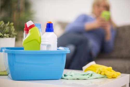 Preparing a carpeted room for deep cleaning